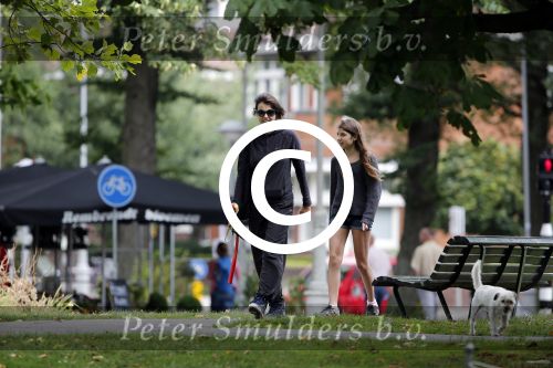 Amsterdam 10 augustus 2013
Susan Visser wandelend met dochter en hondje in amsterdam zuid.
Peter Smulders bv