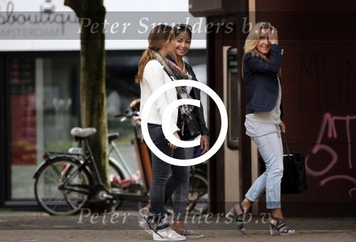 Amsterdam 2 juli 2013
Suze v Rozelaar de zwangere vriendin van Ronald de Boer op de cornelis schuytstraat.
Peter Smulders bv
