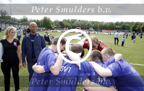 Amsterdam 29 juni 2013
Voetbaltournooi op de toekomst (ajax) voor de stichting de upside van down
met diverse bn ers en oud voetballers.. Syndroom van down.
Peter Smulders bv