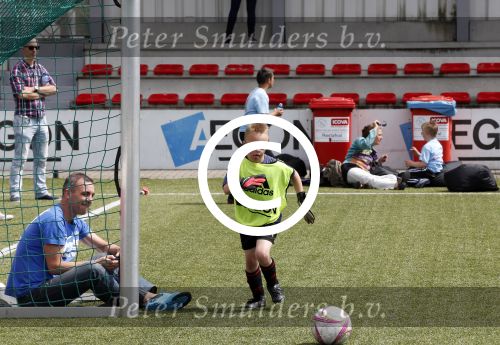 Amsterdam 29 juni 2013
Voetbaltournooi op de toekomst (ajax) voor de stichting de upside van down
met diverse bn ers en oud voetballers.. Syndroom van down.
Peter Smulders bv