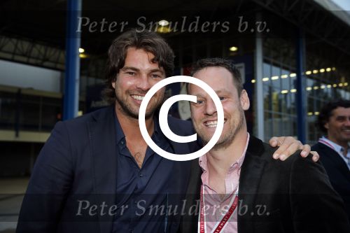 Amsterdam 3 juli 2013
Sjaak Swart 75 jaar . Hij viert dat met een wedstrijd met oud ajax spelers in het Olympisch stadion. take Taekema met Rick Brandsteder
Peter Smulders bv