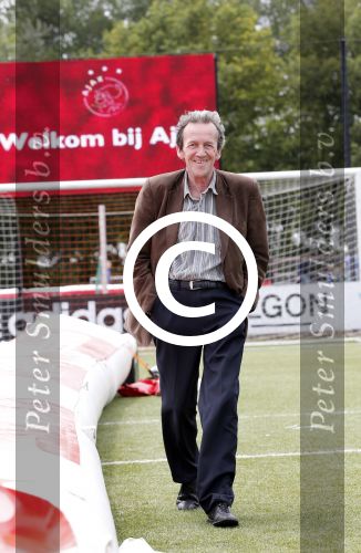 Amsterdam 29 juni 2013
Voetbaltournooi op de toekomst (ajax) voor de stichting de upside van down
met diverse bn ers en oud voetballers.. Syndroom van down. Tom Metz
Peter Smulders bv