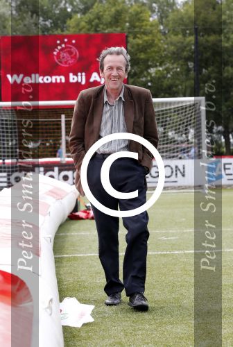 Amsterdam 29 juni 2013
Voetbaltournooi op de toekomst (ajax) voor de stichting de upside van down
met diverse bn ers en oud voetballers.. Syndroom van down. Tom Metz
Peter Smulders bv