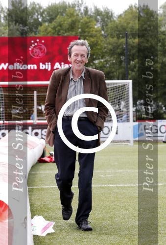 Amsterdam 29 juni 2013
Voetbaltournooi op de toekomst (ajax) voor de stichting de upside van down
met diverse bn ers en oud voetballers.. Syndroom van down. Tom Metz
Peter Smulders bv