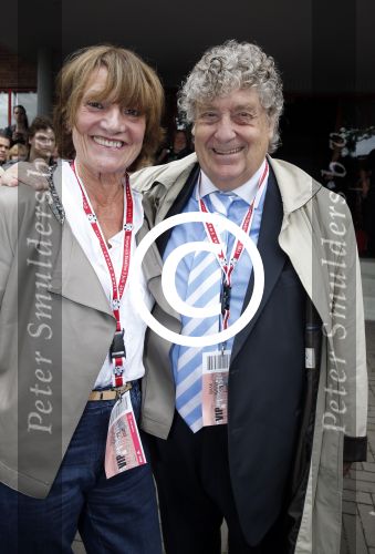 Amsterdam 3 juli 2013
Sjaak Swart 75 jaar . Hij viert dat met een wedstrijd met oud ajax spelers in het Olympisch stadion. Tony Eyk met vrouw
Peter Smulders bv