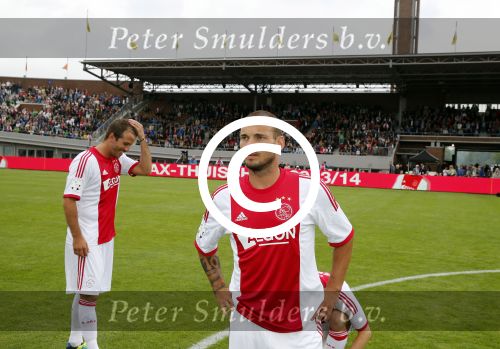 Amsterdam 3 juli 2013
Sjaak Swart 75 jaar . Hij viert dat met een wedstrijd met oud ajax spelers in het Olympisch stadion.
Peter Smulders bv