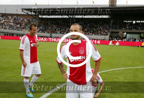 Amsterdam 3 juli 2013
Sjaak Swart 75 jaar . Hij viert dat met een wedstrijd met oud ajax spelers in het Olympisch stadion.
Peter Smulders bv