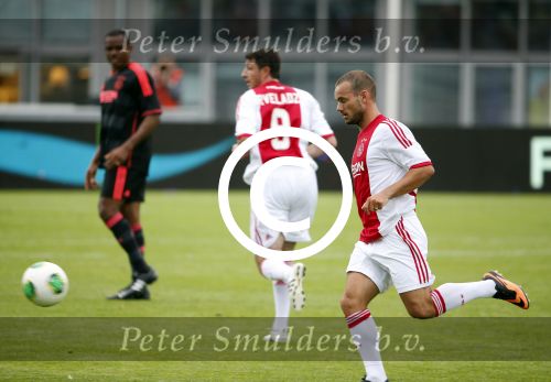 Amsterdam 3 juli 2013
Sjaak Swart 75 jaar . Hij viert dat met een wedstrijd met oud ajax spelers in het Olympisch stadion.
Peter Smulders bv