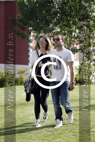 istanbul 22 mei 2013
Wesley Sneijder en zijn vrouw Yolanthe Sneijder Cabau met hun hond voor hun huis in Istanbul
Peter Smulders bv