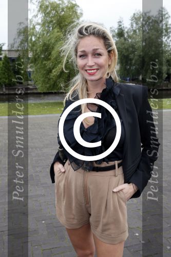 Amsterdam 26 juni 2013
Jackie\'s best dressed in the oyster club bij het olympisch stadion. Zangeres Do Dominique Verhulst met haar beste vriendin
Peter Smulders bv