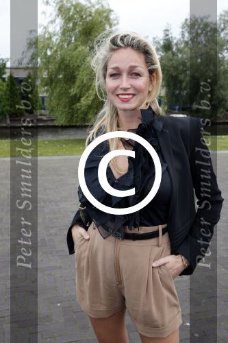 Amsterdam 26 juni 2013
Jackie\'s best dressed in the oyster club bij het olympisch stadion. Zangeres Do Dominique Verhulst met haar beste vriendin
Peter Smulders bv