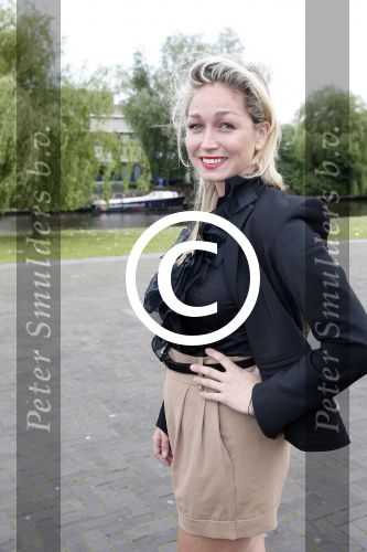Amsterdam 26 juni 2013
Jackie\'s best dressed in the oyster club bij het olympisch stadion. Zangeres Do Dominique Verhulst met haar beste vriendin
Peter Smulders bv