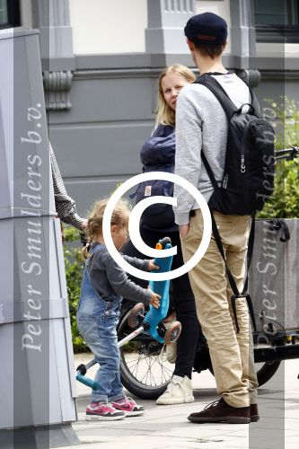 Amsterdam 17 juni 2014
Caro Lensen met broer baby en dochter.