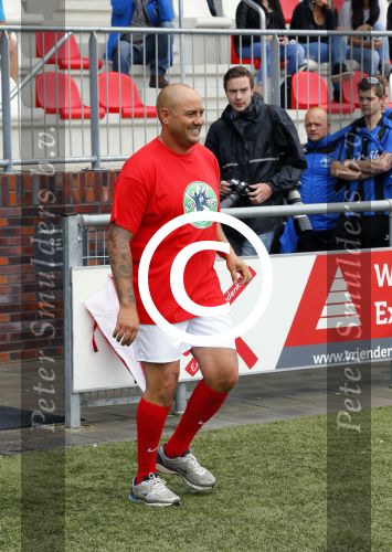 Rijssen 18 juni 2015
Voetballen tegen kanker bij vv Excelsior met diverse bn ers. Hakim Utopia