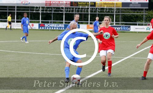 Rijssen 18 juni 2015
Voetballen tegen kanker bij vv Excelsior met diverse bn ers. Jaap Jongbloed