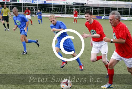 Rijssen 18 juni 2015
Voetballen tegen kanker bij vv Excelsior met diverse bn ers. Pieter Pannekoek