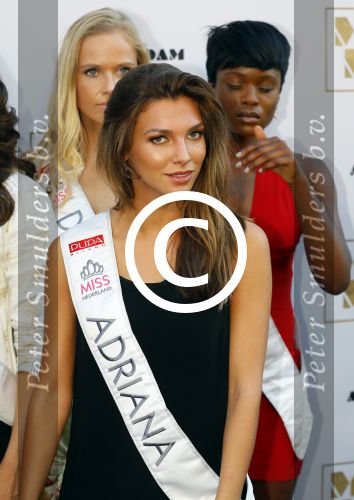 Amsterdam 1 juli 2015
Premiere Magic Mike XXL in Tuschinski in aanwezigheid van de cast met Channing Tatum Matt Bomer Joe Manganiello Adam RodriguezAmber Heard Jada Pinkett Smith en regisseur Gregory Jacobs. finalisten Miss Nederland Adriana Mosk