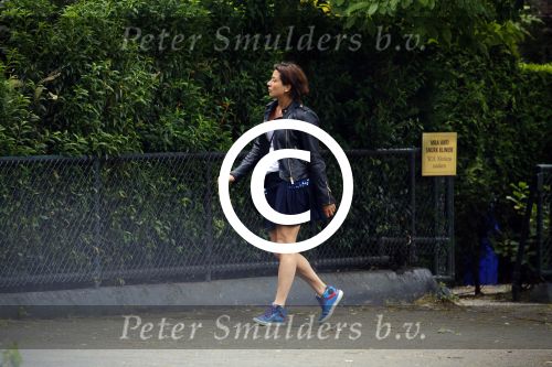 Amsterdam 13 juni 2015
Amanda Beekman haalt haar kinderen op bij ex man Martijn Krabbe.