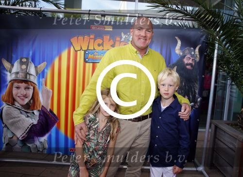 Rotterdam 9 augustus 2015
Edwin Smulders Johnny de Mol en Tomas v d Broek tijdens opnames van het rtl programma Down met Johnny. We gingen naar de premiere naar Wickie de Viking in het nieuwe Luxor. Andre Kuipers met zoon en dochter