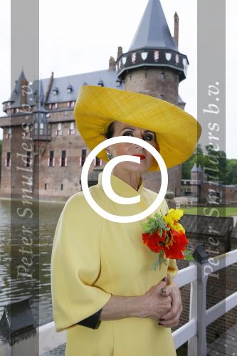 Haarzuilens 17 juni 2015
Haringparty op kasteel de Haar. Ans Markus met man Wybe Tuinman