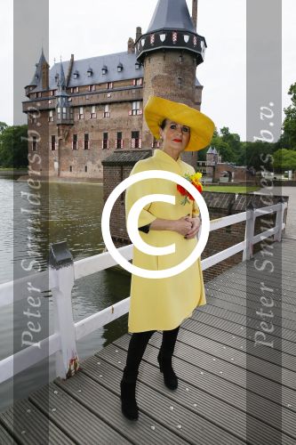 Haarzuilens 17 juni 2015
Haringparty op kasteel de Haar. Ans Markus met man Wybe Tuinman