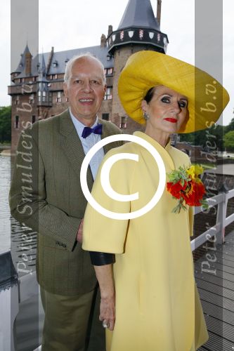 Haarzuilens 17 juni 2015
Haringparty op kasteel de Haar. Ans Markus met man Wybe Tuinman