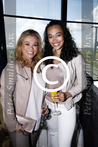 Amsterdam 8 juni 2015
Lunch georganiseerd door Betty de Groot in het Fletscher Hotel aan de A2. Antje en Romy Monteiro