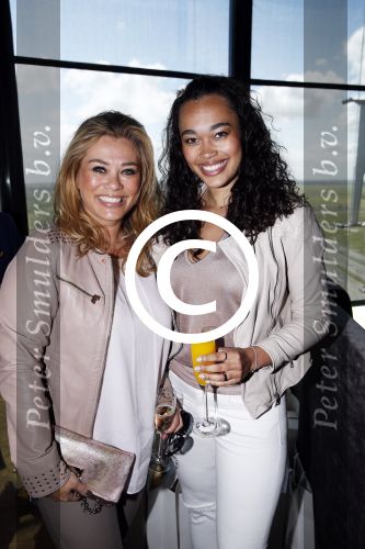 Amsterdam 8 juni 2015
Lunch georganiseerd door Betty de Groot in het Fletscher Hotel aan de A2. Antje en Romy Monteiro