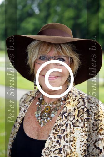 Haarzuilens 17 juni 2015
Haringparty op kasteel de Haar. Astrid Engels met partner