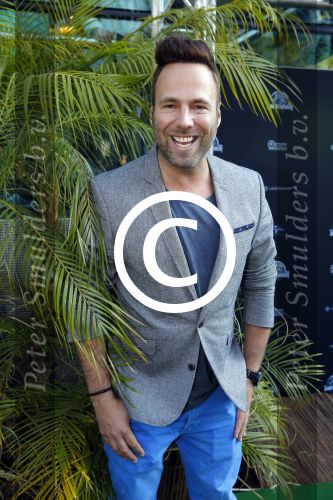 Amsterdam 10 juni 2015
Premiere Jurassic world in pathe arena. Ruud Feltkamp is aanwezig als dj.
Barry Paf met een vriendin