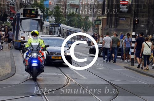 Amsterdam 2 juli 2015  
Prinses Baetrix vertrekt in haar verlengde Volvo bij het paleis.