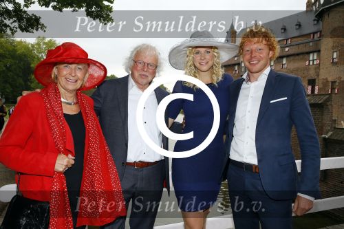 Haarzuilens 17 juni 2015
Haringparty op kasteel de Haar. Ben Woldring met vriendin en ouders