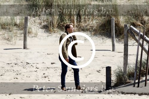 Wassenaar 10 juli 2015
Fotouurtje met Koningin Maxima Koning Willem Alexander en de prinsesjes Amalia Alexia en Ariane op het strand van Wassenaar. beveiliging