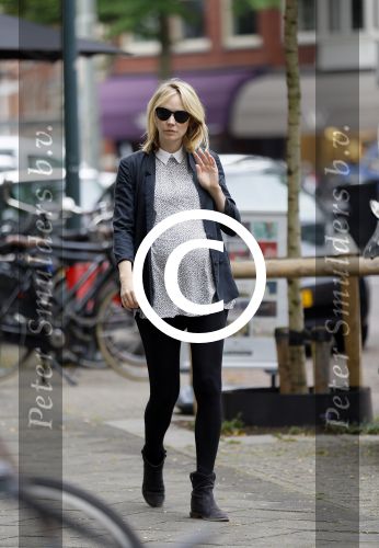 Amsterdam 14 juli 2015
Bracha v Doesburgh zwanger winkelend op de cornelis schuytstraat