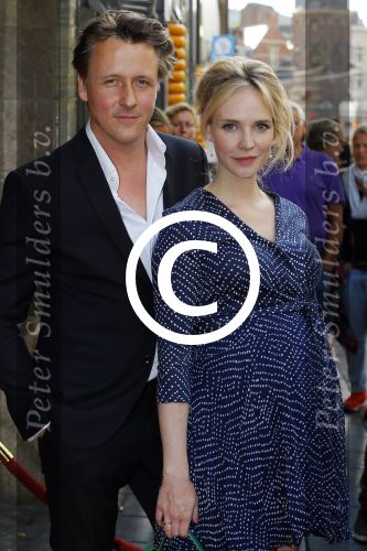 Amsterdam 14 juli 2015  
Premiere de Reunie in Tuschinski met in de hoofdrollen Daan Schuurmans en Thekla Reuten.
Thekla is zwanger en haar vriend Gijs Naber is er ook alsmede de zwangere Bracha v Doesburgh.