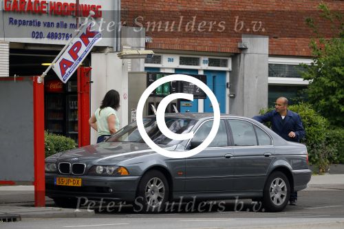 Amsterdam 16 juni 2015 
Caro Emerald gaat tanken met haar auto.