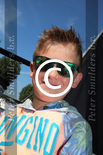 Sneek, 2 Augustus 2015
Rintje Ritsma met zijn vriendin Youandi Mazeland en haar zoon Clemens
met hun boot de Bluefin