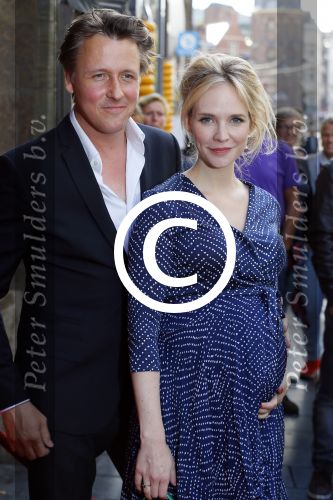 Amsterdam 14 juli 2015  
Premiere de Reunie in Tuschinski met in de hoofdrollen Daan Schuurmans en Thekla Reuten.
Thekla is zwanger en haar vriend Gijs Naber is er ook alsmede de zwangere Bracha v Doesburgh.
