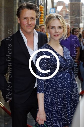 Amsterdam 14 juli 2015  
Premiere de Reunie in Tuschinski met in de hoofdrollen Daan Schuurmans en Thekla Reuten.
Thekla is zwanger en haar vriend Gijs Naber is er ook alsmede de zwangere Bracha v Doesburgh.