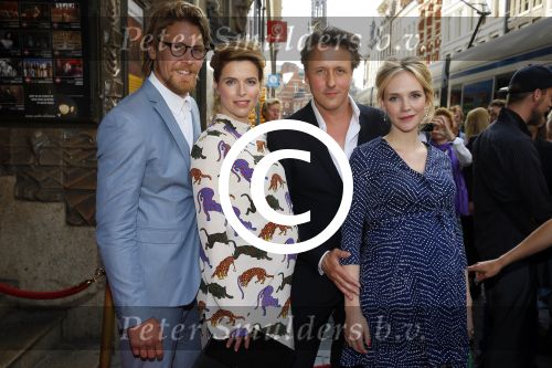 Amsterdam 14 juli 2015  
Premiere de Reunie in Tuschinski met in de hoofdrollen Daan Schuurmans en Thekla Reuten.
Thekla is zwanger en haar vriend Gijs Naber is er ook alsmede de zwangere Bracha v Doesburgh.