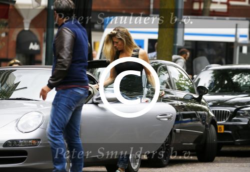 Amsterdam 22 juni 2015
Danielle Overgaag Oerlemans in porsche 911 op cornelis schuytstraat