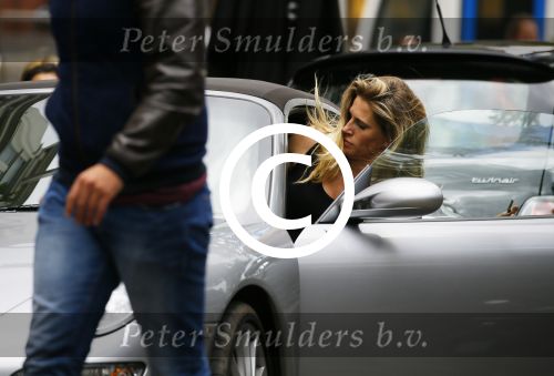 Amsterdam 22 juni 2015
Danielle Overgaag Oerlemans in porsche 911 op cornelis schuytstraat