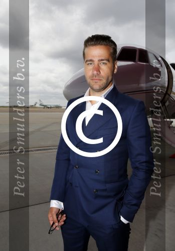 Schiphol OOst 18 juni 2015
Presentatie cast the bodyguard met in de hoofdrollen Romy Monteiro Carolina Dijkhuizen Mark v Eeuwen en Dave Mantel. Albert Verlinde is de producent namens Stage entertainment.
Ze arriveren in het nieuwe prive vliegtuig van John de Mol op schiphol OOst