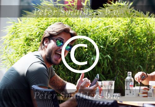 Amsterdam 17 juli 2015
Dave Roelvink met een dame waarvan Dave zegt dat het zijn manager is.
