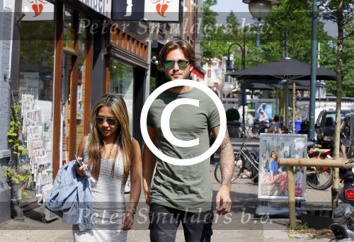 Amsterdam 17 juli 2015
Dave Roelvink met een dame waarvan Dave zegt dat het zijn manager is.