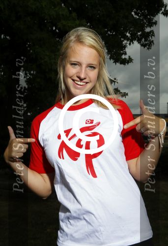 Bunnik 12 juli 2015
Enzo Knol en Dee v d Zeeuw met hun kleding.