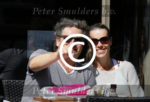 Amsterdam 29 juni 2015 
Dirk Zeelenberg met zijn vrouw Suus op terras