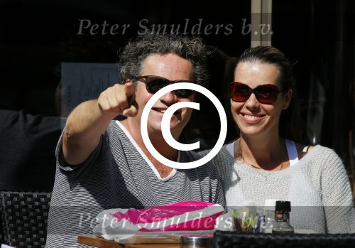 Amsterdam 29 juni 2015 
Dirk Zeelenberg met zijn vrouw Suus op terras