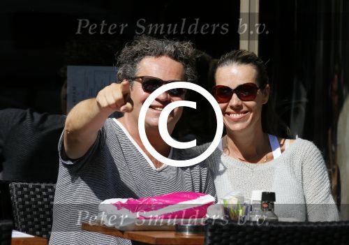 Amsterdam 29 juni 2015 
Dirk Zeelenberg met zijn vrouw Suus op terras
