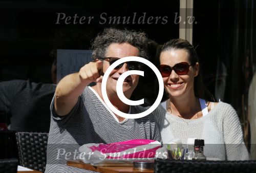 Amsterdam 29 juni 2015 
Dirk Zeelenberg met zijn vrouw Suus op terras